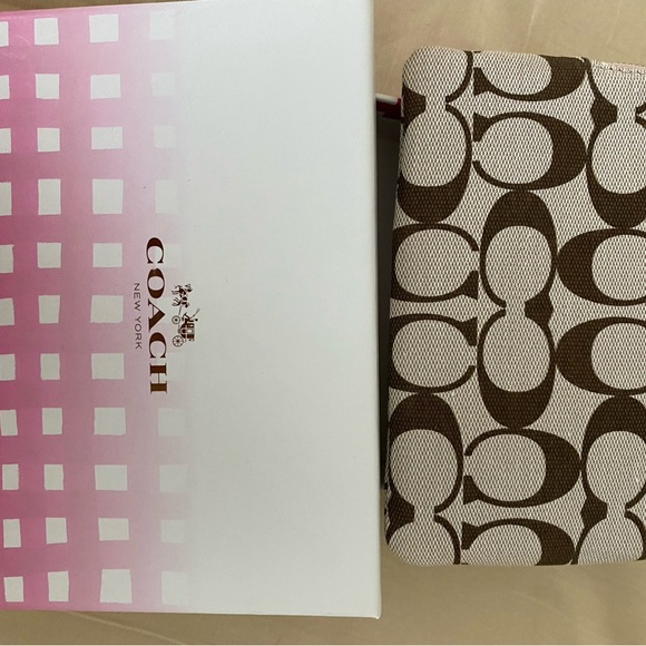 Coach Wristlet - Picture 3 of 3